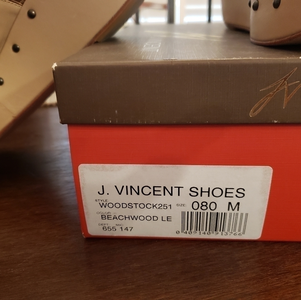 J. Vincent ladies 8m slides with embellished details. - Picture 5 of 5